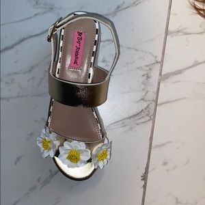 gold betsy johnson shoe